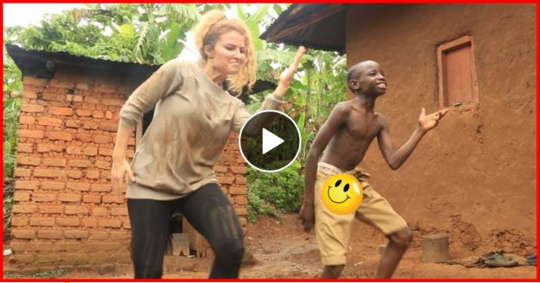 विदेशी लड़की के साथ अफ्रीकन बच्चे ने भारतीय गाने पर किया मजेदार डांस, देख नहीं रोक पाएंगे हंसी