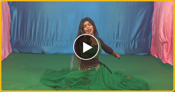बॉलीवुड के पुराने गाने पर लड़की ने किया कमरतोड़ डांस